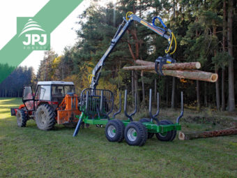 Traktor Zetor + vyvážečka dřeva Farma CT 6,3-9